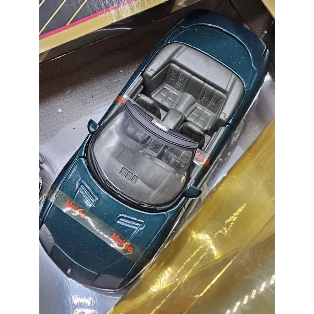 Maisto 1997 Purple Plymouth Prowler & Chevy Camaro Twin Pack 1/24 Series  In Box